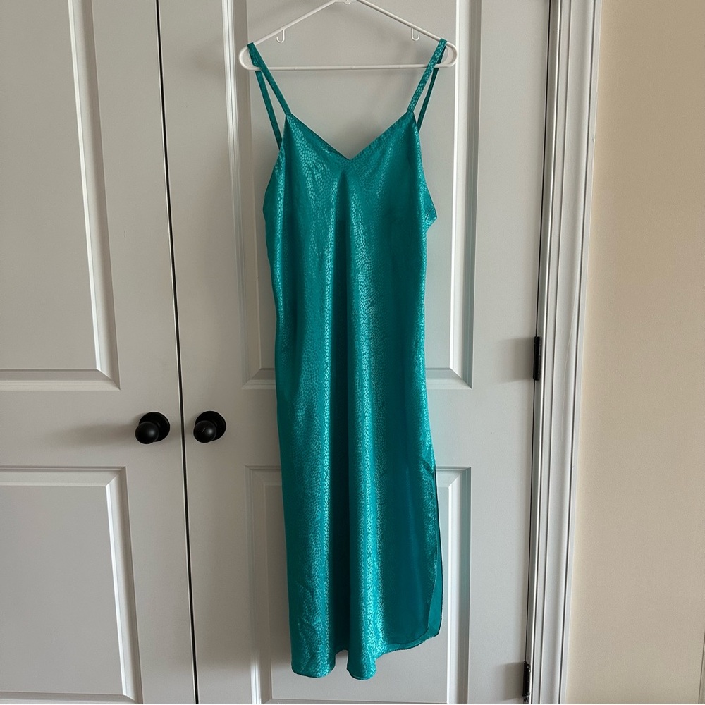 Vintage Maryann's Boutique Textured Turquoise Long Slip Size Large